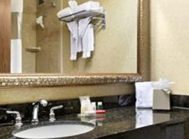 Ramada Plaza Columbus